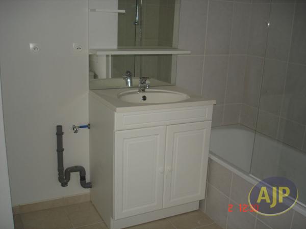 Location appartement Pons : 410 € - AJP Immobilier Pons