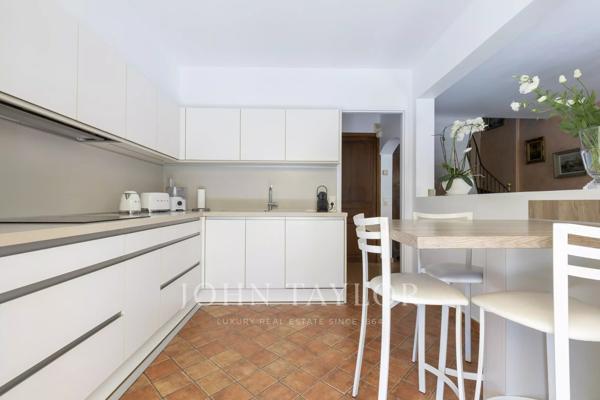 Sanary-sur-Mer – Bastide provençale avec piscine sur 4 099 m² de parc paysager