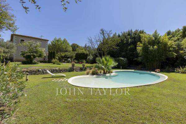 Sanary-sur-Mer – Bastide provençale avec piscine sur 4 099 m² de parc paysager