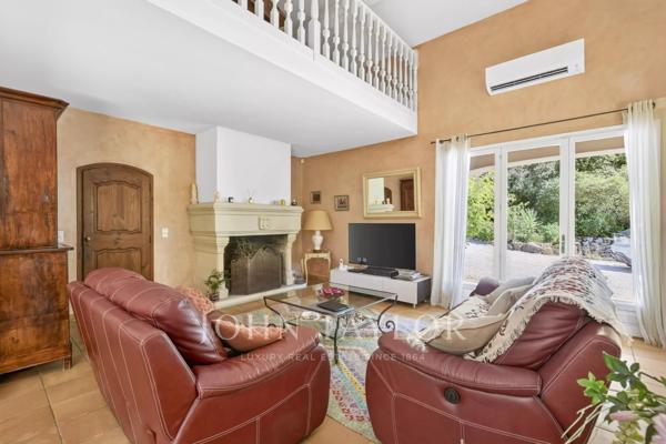 Sanary-sur-Mer – Bastide provençale avec piscine sur 4 099 m² de parc paysager