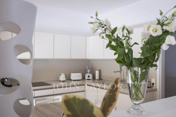 Sanary-sur-Mer – Bastide provençale avec piscine sur 4 099 m² de parc paysager