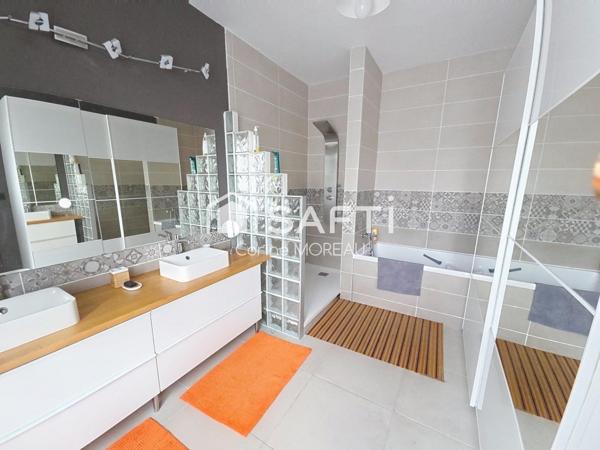 grande maison  familiale de 211 m2 avec appartement, 6 chambres