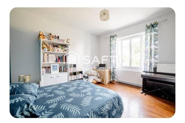 grande maison  familiale de 211 m2 avec appartement, 6 chambres