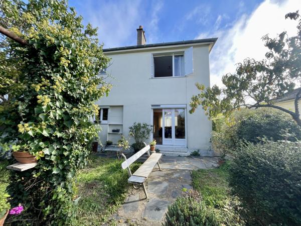 À vendre - Maison mitoyenne 1 côté, 5 pièces située à Tours (37100)