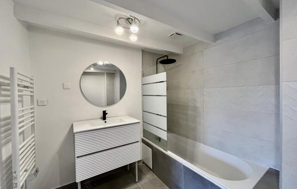 Appartement T3 rénové de 63,47m2 (Loi Carrez) et 88,48m2 utiles