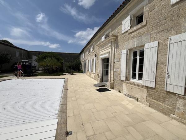 Maison à vendre |  Chassors |  7 pièces | 220 m²