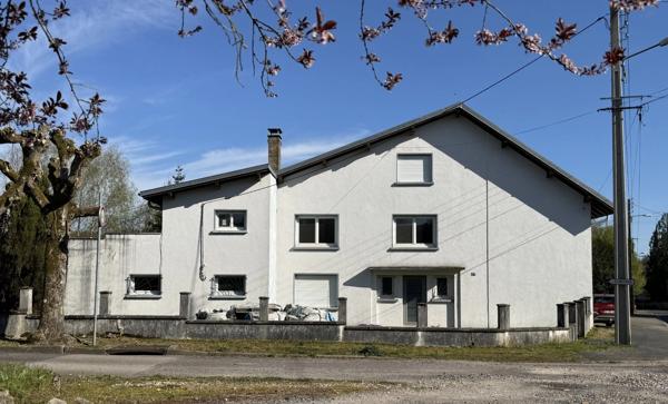 Maison de 200 m² - 7 pièces - DPE A