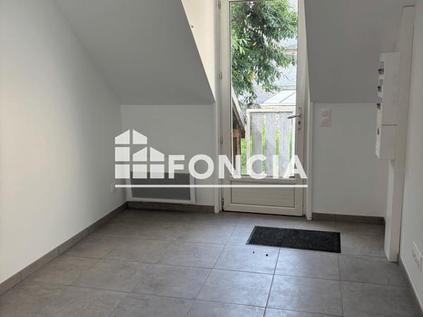 Location Appartement 2 pièces 21.94 m² - 3 ruelle de l'Eglise Loue 72540