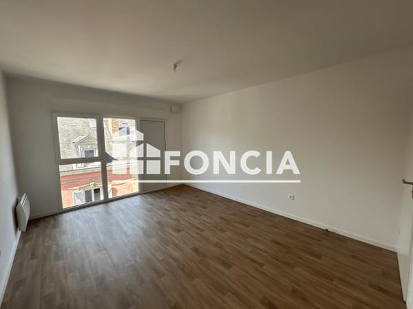Location Studio meublé 28.48 m² - 105 RUE NATIONALE - 10 RUE DE LA FUIE Le Mans 72000