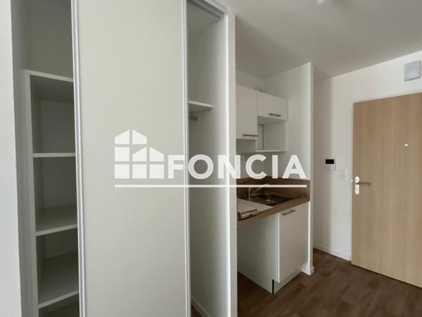 Location Studio meublé 28.48 m² - 105 RUE NATIONALE - 10 RUE DE LA FUIE Le Mans 72000