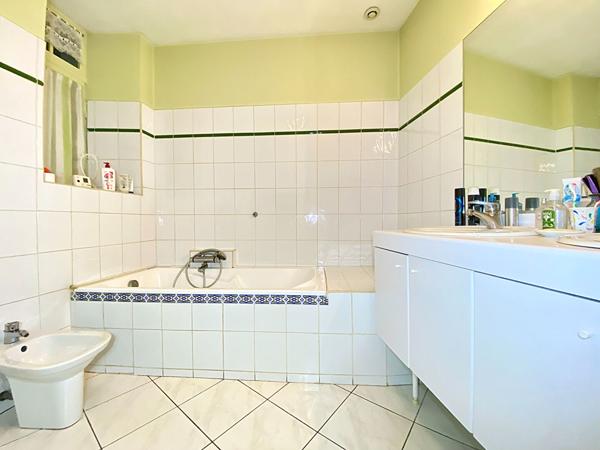 Maison Laval 5 chambres 8 pièces