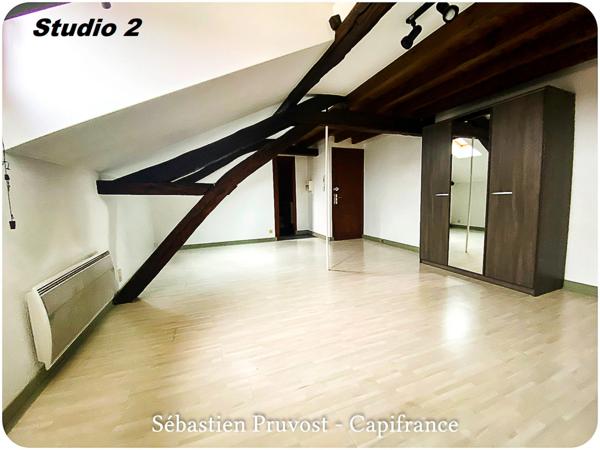 Immeuble de rapport à vendre PERIGUEUX proche Tourny (24), un F3, deux F2, deux studios et un bureau.