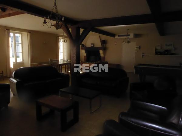 Saint-Séverin (16390) Magnifique ensemble immobilier, comprenant gites, cuisine équipée pour restauration grande salle de restaurant