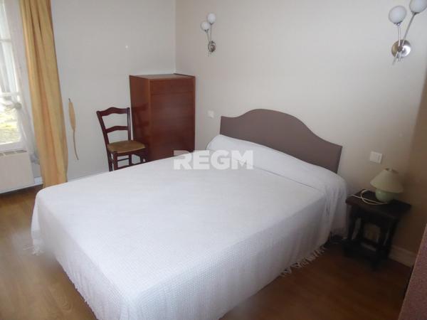 Saint-Séverin (16390) Magnifique ensemble immobilier, comprenant gites, cuisine équipée pour restauration grande salle de restaurant