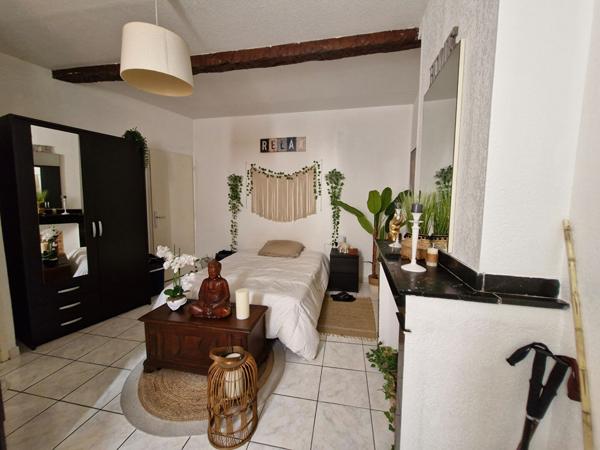 11100 NARBONNE A LOUER NARBONNE T2 MEUBLE CENTRE VILLE PROCHE DES HALLES