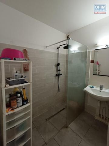 Appartement F3 vendu loué de 70m2 avec jardin au centre ville de Saint-André