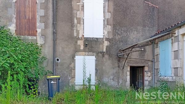 Immeuble à réhabiliter à vendre en plein centre de Saujon sur 260 m² de plancher.