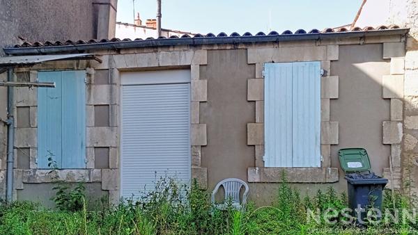 Immeuble à réhabiliter à vendre en plein centre de Saujon sur 260 m² de plancher.