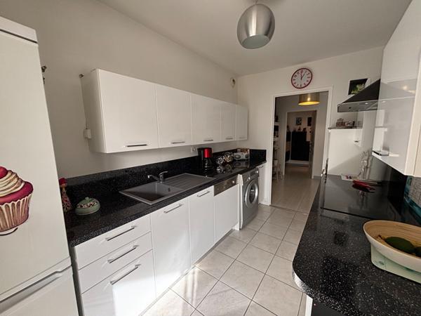 Vente viager, Appartement Marseille 12ème, Les 3 Lucs, 3 pièces, grande terrasse, garage.