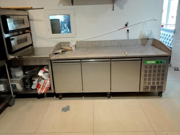 Etablissement de restauration rapide avec appartement type F3