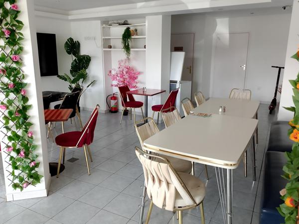 Etablissement de restauration rapide avec appartement type F3