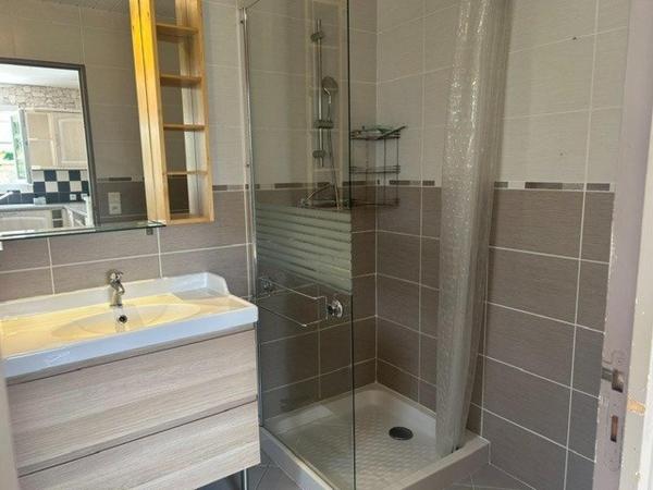 A seulement 20 min de Houdan et de la gare de Bréval , Propriété chaleureuse et atypiques