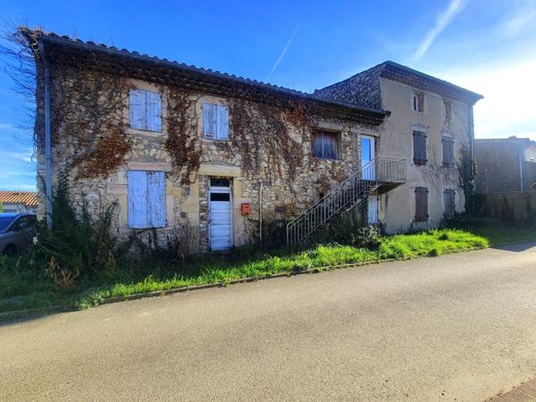 Ensemble immobilier au cœur du village