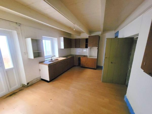 Ensemble immobilier au cœur du village