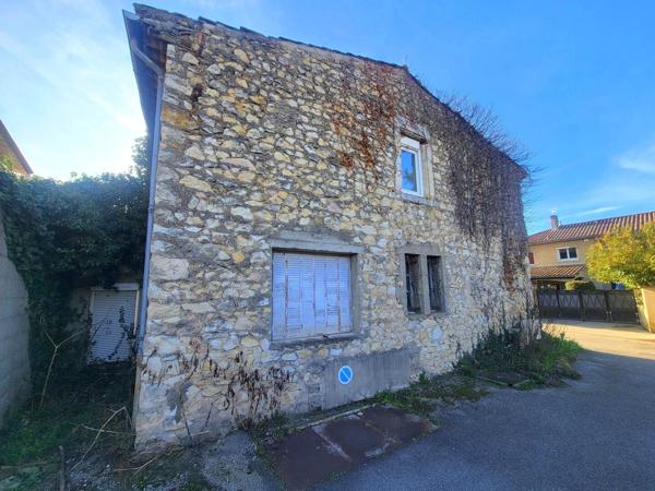 Ensemble immobilier au cœur du village