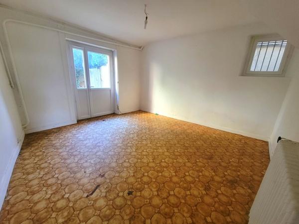 Ensemble immobilier au cœur du village