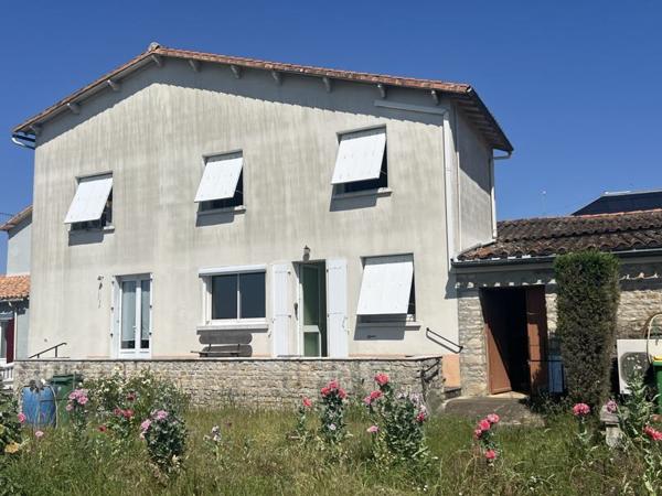 Maison à vendre 155 875 € Champdeniers-Saint-Denis 6 p 135 m² DPE D