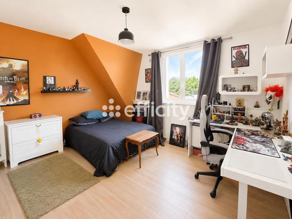 Maison
         5 pièces
        - 155 m² 475 000 € *