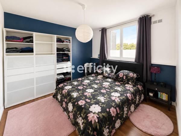 Maison
         5 pièces
        - 155 m² 475 000 € *