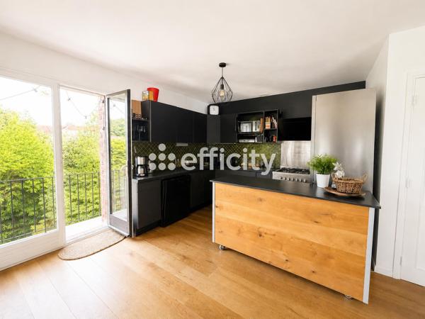 Maison
         5 pièces
        - 155 m² 475 000 € *