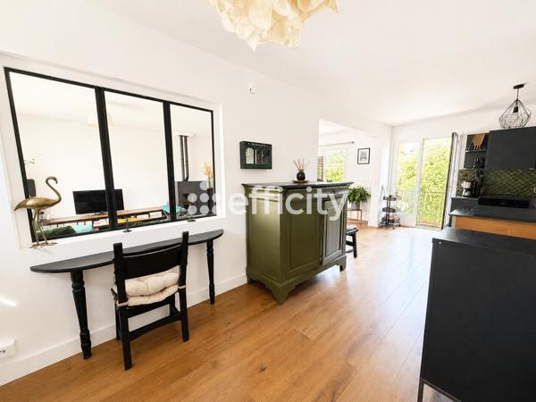 Maison
         5 pièces
        - 155 m² 475 000 € *