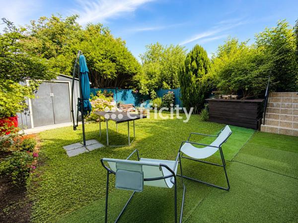 Maison
         5 pièces
        - 155 m² 475 000 € *