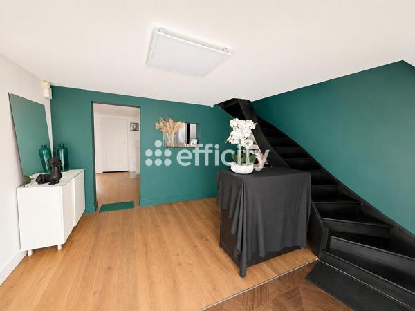 Maison
         5 pièces
        - 155 m² 475 000 € *