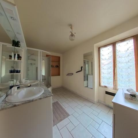 Charmante maison de village au fort potentiel