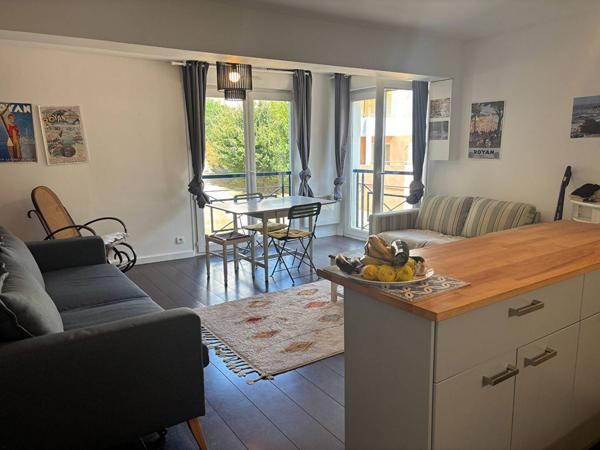 APPARTEMENT à VAUX SUR MER