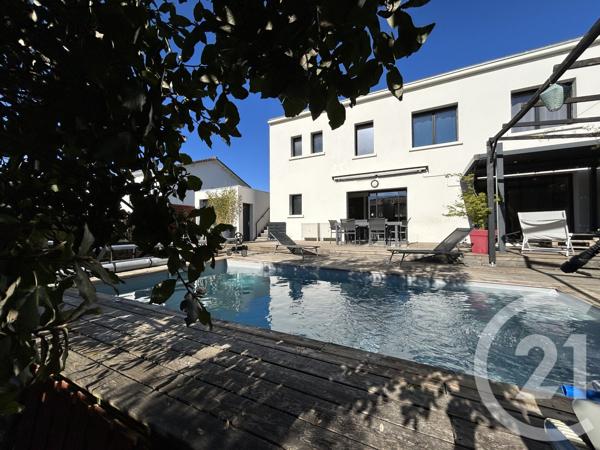 Maison à vendre  7 pièces - 160 m 2   LAGORD  - 17