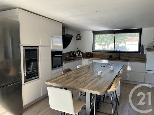 Maison à vendre  7 pièces - 160 m 2   LAGORD  - 17