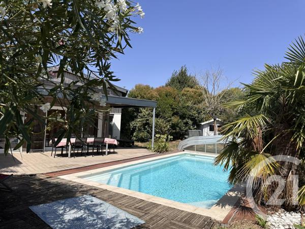 Maison à vendre  7 pièces - 160 m 2   LAGORD  - 17