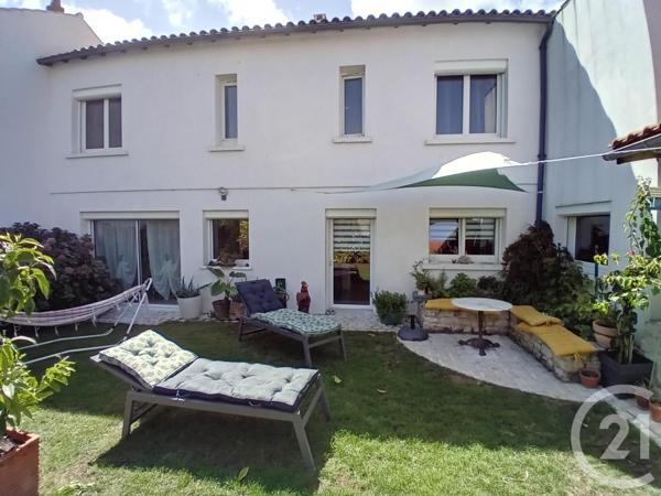 Maison à vendre  7 pièces - 160 m 2   LAGORD  - 17