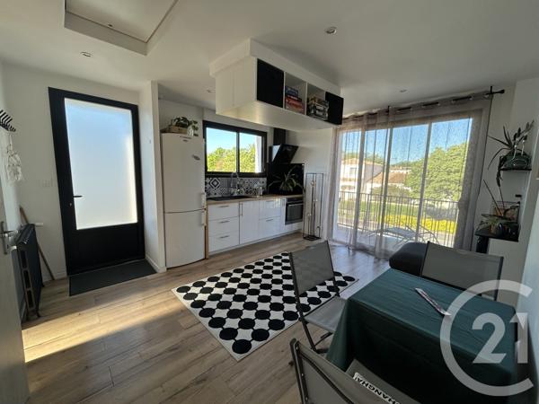 Maison à vendre  7 pièces - 160 m 2   LAGORD  - 17