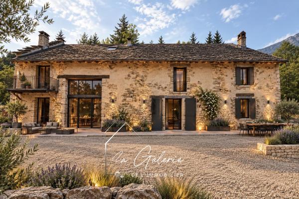 MAGNIFIQUE GRANGE A RENOVER AU PEUIL A CLAIX