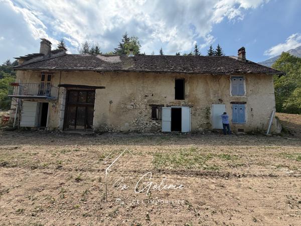 MAGNIFIQUE GRANGE A RENOVER AU PEUIL A CLAIX