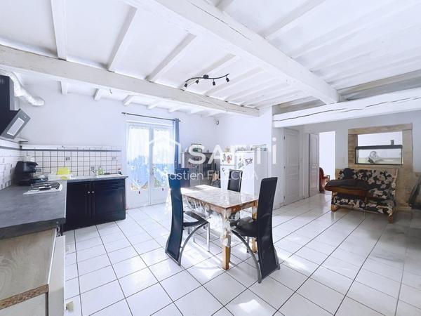 Située au coeur de Carbonne, centre ville à pied