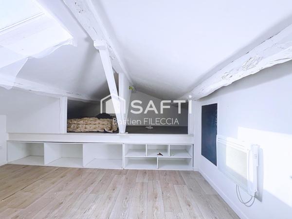 Située au coeur de Carbonne, centre ville à pied