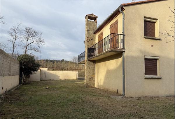 À vendre - Maison traditionnelle, 6 pièces située à Céret (66400)