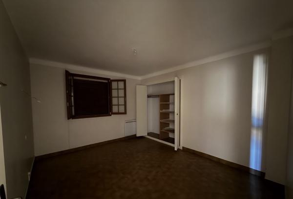 À vendre - Maison traditionnelle, 6 pièces située à Céret (66400)